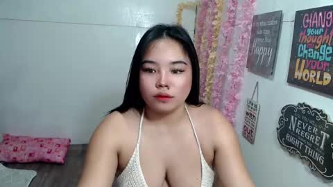 Snapshot of shamcysupsup chatting on 02.20.25 Shamcy online show from 02.20.25