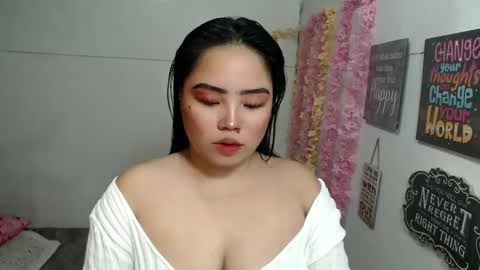 Snapshot of shamcysupsup chatting on 02.28.25 Shamcy online show from 02.28.25