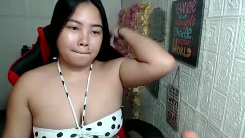Snapshot of shamcysupsup chatting on 03.04.25 Shamcy online show from 03.04.25