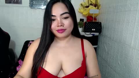 Snapshot of shamcysupsup chatting on 10.20.25 Shamcy online show from 10.20.25