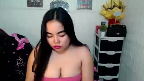Snapshot of shamcysupsup chatting on 10.22.25 Shamcy online show from 10.22.25