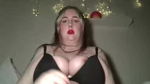 Snapshot of shanelle2000 chatting on 02.11.26 Shanelle online show from 02.11.26