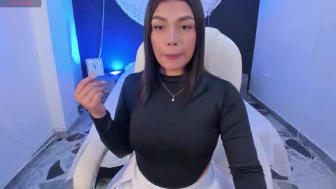 Snapshot of shaniadaniels chatting on 10.11.25 ShaniaDaniels online show from 10.11.25