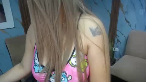 Snapshot of shantal520827 chatting on 02.21.26 shantal online show from 02.21.26