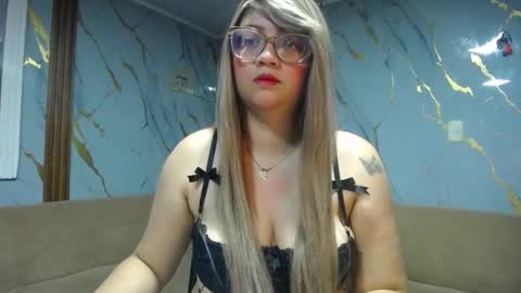 Snapshot of shantal520827 chatting on 02.28.26 shantal online show from 02.28.26