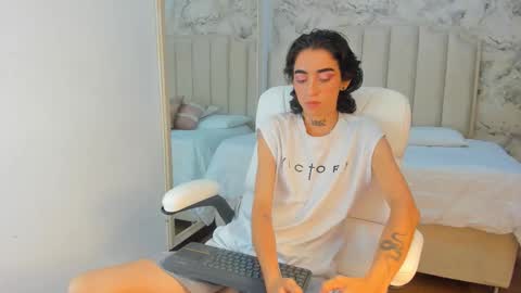 Shantal online show from 10.24.25