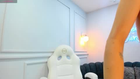 Shantal online show from 11.06.25