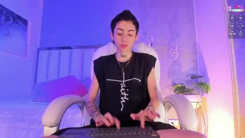 Snapshot of shantal_thompson21 chatting on 05.29.26 Shantal online show from 05.29.26