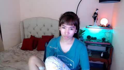 Snapshot of shantalfoxxy chatting on 02.24.25 SHANTA FOX s online show from 02.24.25