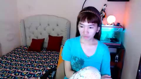 Snapshot of shantalfoxxy chatting on 10.22.25 SHANTA FOX s online show from 10.22.25