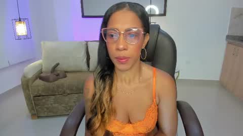 Snapshot of shantall_wills chatting on 06.10.26 Shantall wills online show from 06.10.26