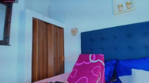 shantallvegga1 online show from 09.16.25