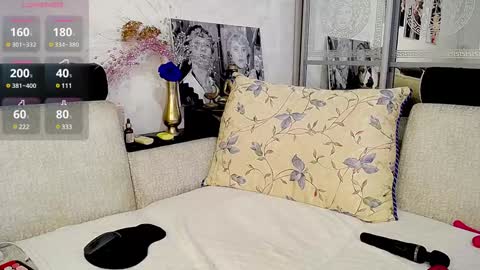 Snapshot of shantimoon chatting on 02.01.25 Natalya online show from 02.01.25