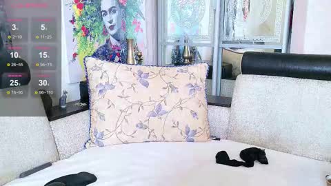 Snapshot of shantimoon chatting on 10.08.25 Natalya online show from 10.08.25