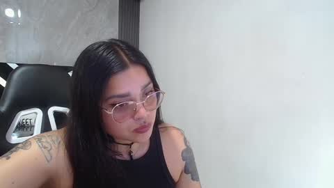 Snapshot of shantyvibe_a chatting on 10.21.25 Shantall online show from 10.21.25