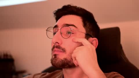 frenchy boy online show from 12.10.24