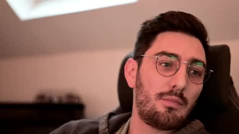 frenchy boy online show from 12.10.24