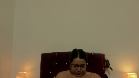 Snapshot of shara_beauty chatting on 04.09.26 shara_beauty online show from 04.09.26
