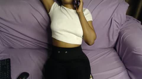 Snapshot of sharatie chatting on 03.20.26 Sharatie online show from 03.20.26