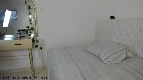 Snapshot of sharlot_evans_ chatting on 02.04.26 Sharlot online show from 02.04.26