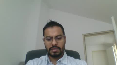 Snapshot of sharmamanxyz chatting on 10.28.25 sharmamanxyz online show from 10.28.25