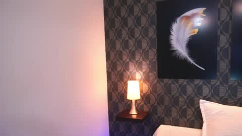 Sharom  online show from 04.13.26