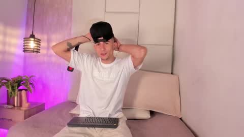 Sharon and Doggy online show from 03.09.25