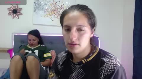 Snapshot of sharon_and_kloe chatting on 09.12.25 sharon_and_kloe online show from 09.12.25