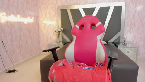 Snapshot of sharon_ass_hot chatting on 12.03.24 SHARON online show from 12.03.24