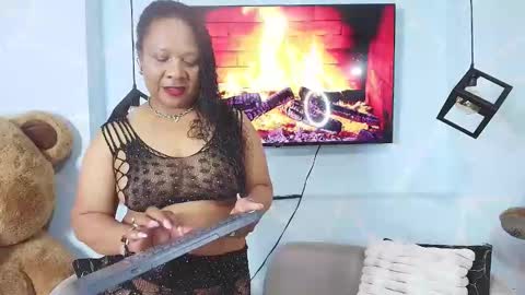 Snapshot of sharon_noa chatting on 05.28.26 Sharon Noa online show from 05.28.26