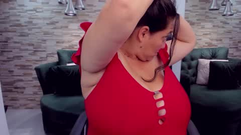 Snapshot of sharon_titts chatting on 10.07.25 sharon online show from 10.07.25