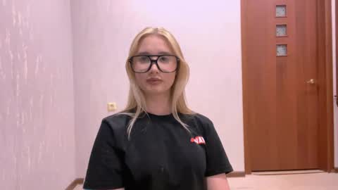 Snapshot of sharonpexton chatting on 05.19.26 Anita online show from 05.19.26