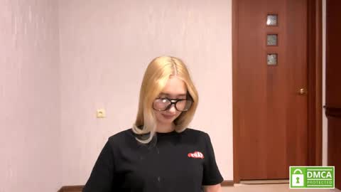 Snapshot of sharonpexton chatting on 05.20.26 Anita online show from 05.20.26