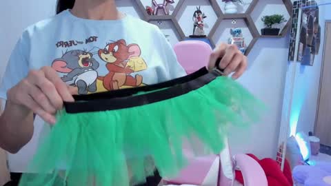 Snapshot of sharonsander1 chatting on 12.19.24 Sharon online show from 12.19.24