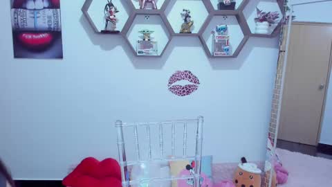 Snapshot of sharonsander1 chatting on 10.07.25 Sharon online show from 10.07.25