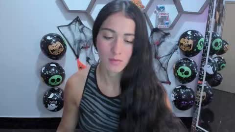 Snapshot of sharonsander1 chatting on 10.16.25 Sharon online show from 10.16.25