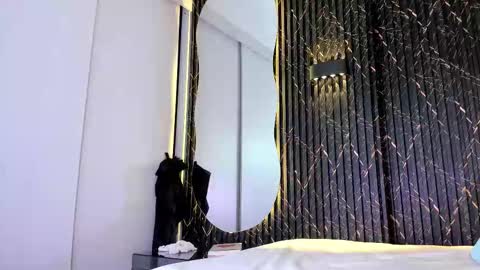 SHARON TAYLOR online show from 12.13.25