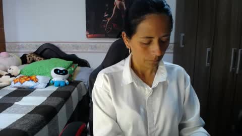 Snapshot of sharoon__cherry_ chatting on 07.23.26 sharon online show from 07.23.26