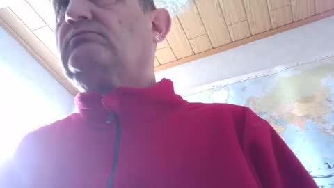 Snapshot of sharpshoder chatting on 04.04.26 Peter online show from 04.04.26