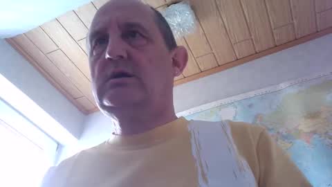 Snapshot of sharpshoder chatting on 04.19.26 Peter online show from 04.19.26