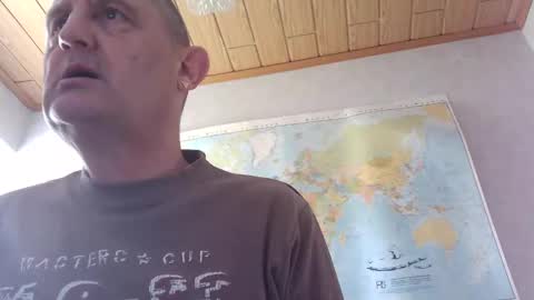 Snapshot of sharpshoder chatting on 05.03.26 Peter online show from 05.03.26