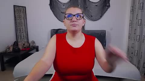 Snapshot of sharronalexa chatting on 10.24.25 sharronalexa online show from 10.24.25