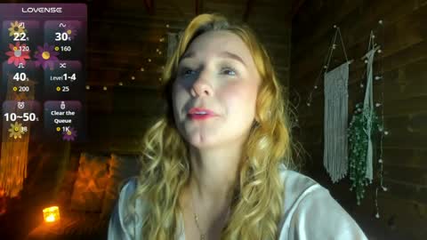 Snapshot of shatall_rouge chatting on 04.05.26 Shantall online show from 04.05.26