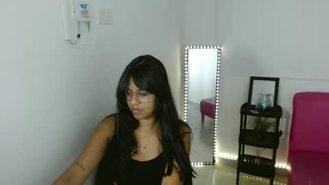 Snapshot of shawnycarson chatting on 01.14.26 Shawny carson online show from 01.14.26