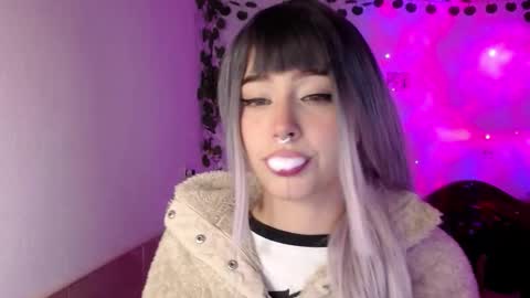 Shayla 3 online show from 12.18.25