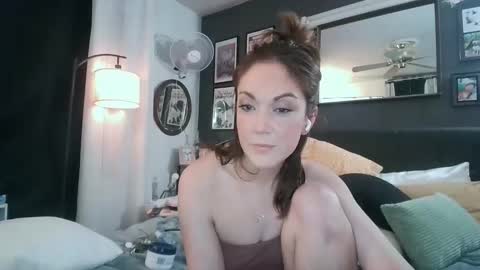 Snapshot of shaytang18 chatting on 02.25.25 Shaytang online show from 02.25.25