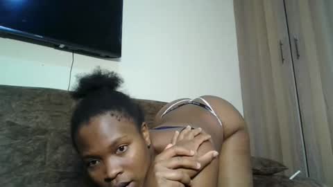 Snapshot of shazliz chatting on 02.19.26 shazliz online show from 02.19.26