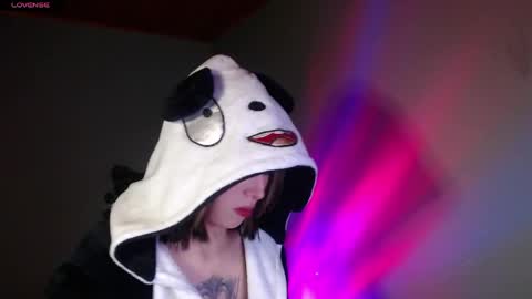 Snapshot of she_alice chatting on 05.10.26 she_alice online show from 05.10.26