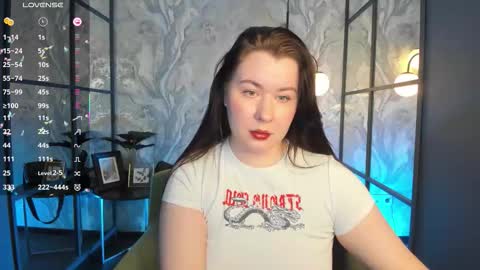 Snapshot of shedar_pretty chatting on 10.31.25 Shedar online show from 10.31.25