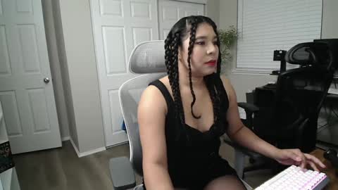 Snapshot of sheilyn_smith chatting on 09.19.25 sheilyn_smith online show from 09.19.25